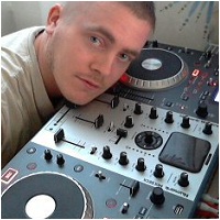 UKast FM Internet Radio Station Streaming Rave and Hardcore 24/7